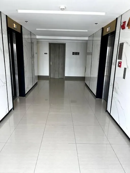 Cozy Studio Unit At Fame Residence Metro Manila Apartment