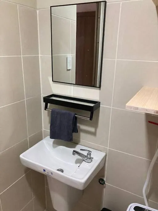 Apartment Cozy Studio Unit At Fame Residence Metro Manila