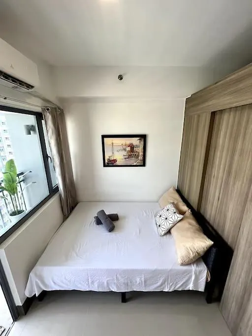 Cozy Studio Unit At Fame Residence Metro Manila